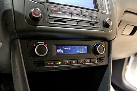 Volkswagen Polo, 1.6 л, АТ, 2017 фото 2