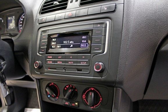 Volkswagen Polo, 1.6 л, АТ, 2016 фото 8