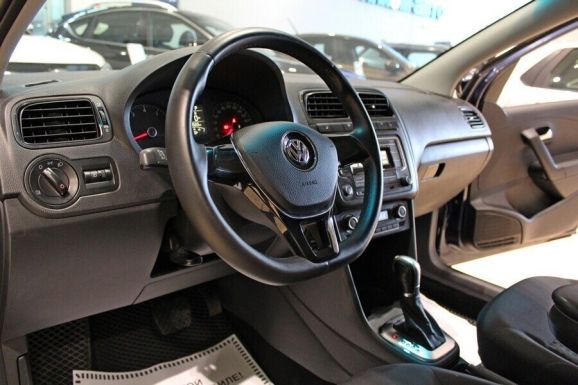 Volkswagen Polo, 1.6 л, АТ, 2018 фото 2