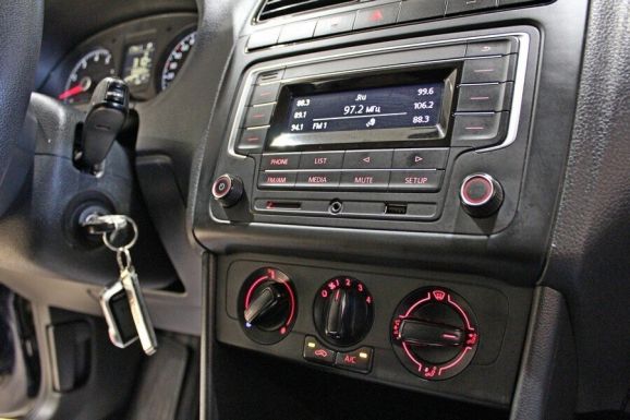 Volkswagen Polo, 1.6 л, АТ, 2016 фото 2