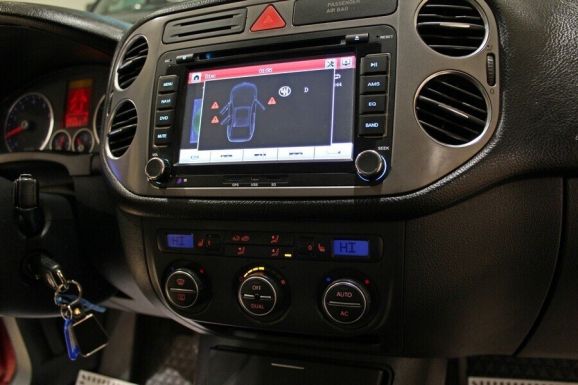 Volkswagen Tiguan, 2.0 л, АТ, 2010 фото 9