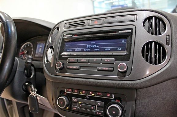 Volkswagen Tiguan, 2.0 л, АТ, 2013 фото 2