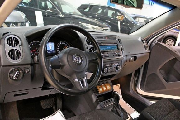 Volkswagen Tiguan, 2.0 л, АТ, 2013 фото 1