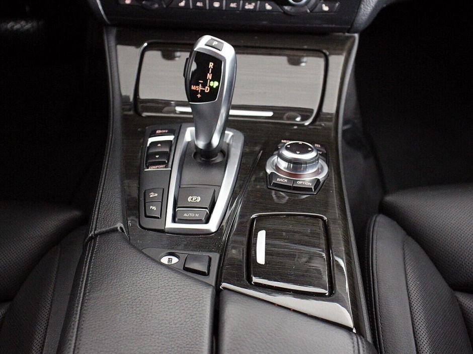 BMW 5 серии, 3.0 л, АТ, 2013 фото 12
