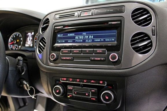 Volkswagen Tiguan, 1.4 л, Робот, 2015 фото 8