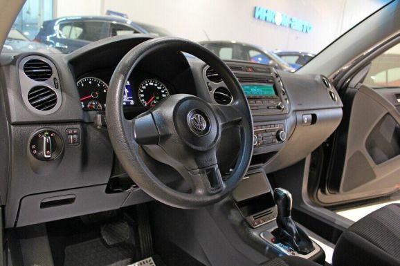 Volkswagen Tiguan, 1.4 л, Робот, 2015 фото 9