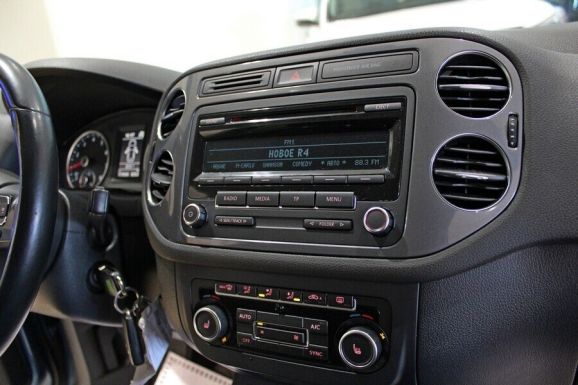 Volkswagen Tiguan, 1.4 л, Робот, 2014 фото 9