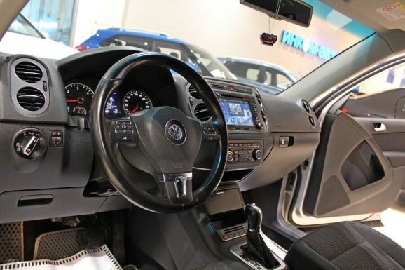 Volkswagen Tiguan, 2.0 л, АТ, 2014 фото 1