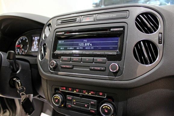 Volkswagen Tiguan, 2.0 л, АТ, 2015 фото 9