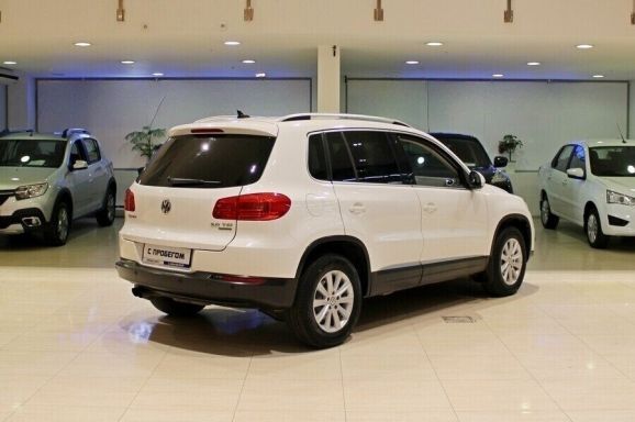 Volkswagen Tiguan, 2.0 л, АТ, 2015 фото 6