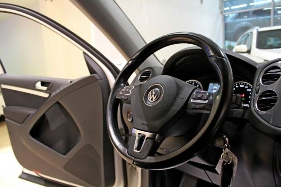 Volkswagen Tiguan, 2.0 л, АТ, 2015 фото 10