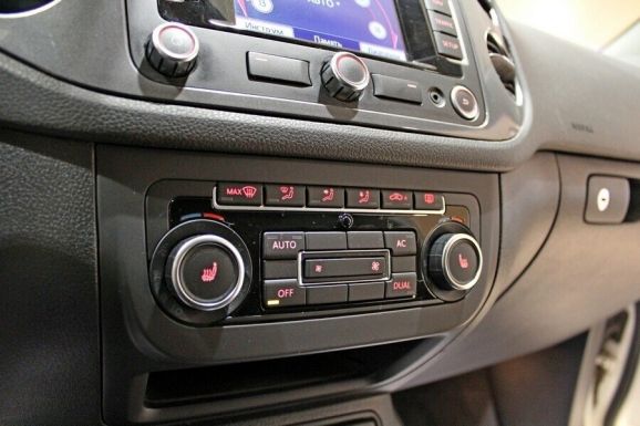 Volkswagen Tiguan, 2.0 л, АТ, 2015 фото 2