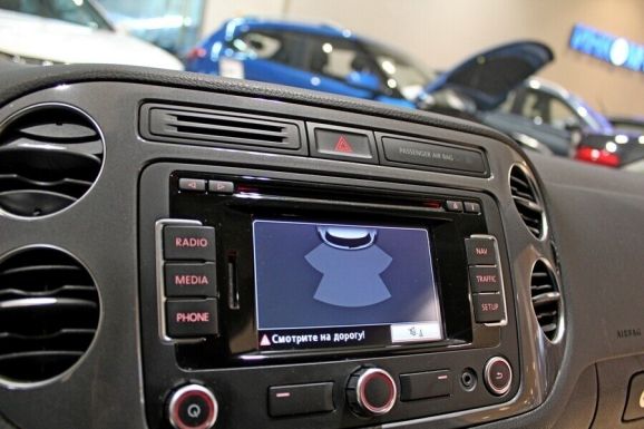 Volkswagen Tiguan, 2.0 л, АТ, 2015 фото 1