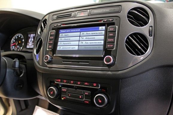 Volkswagen Tiguan, 2.0 л, АТ, 2016 фото 9