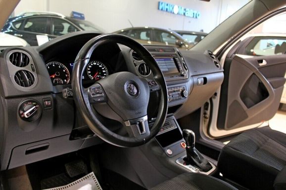 Volkswagen Tiguan, 2.0 л, АТ, 2016 фото 11