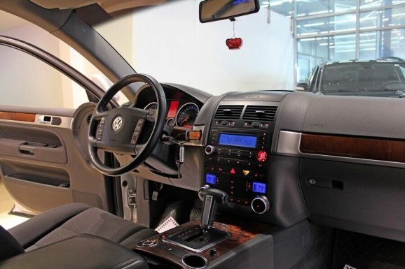 Volkswagen Touareg, 2.5 л, АТ, 2009 фото 7