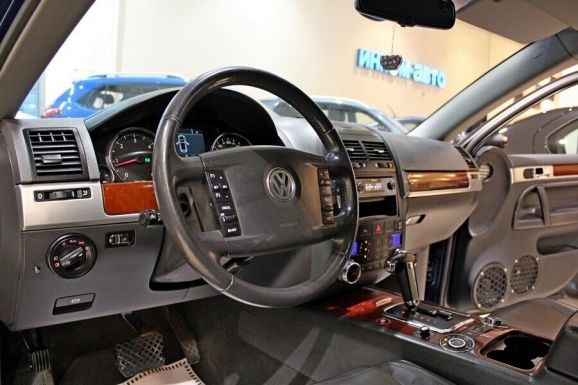 Volkswagen Touareg, 3.0 л, АТ, 2009 фото 1