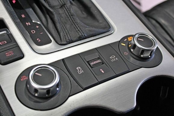 Volkswagen Touareg, 3.0 л, АТ, 2011 фото 14