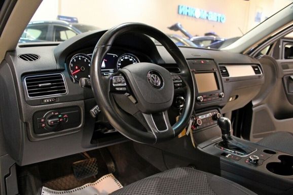 Volkswagen Touareg, 3.6 л, АТ, 2012 фото 2