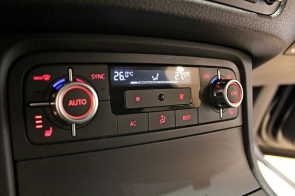 Volkswagen Touareg, 3.6 л, АТ, 2012 фото 1