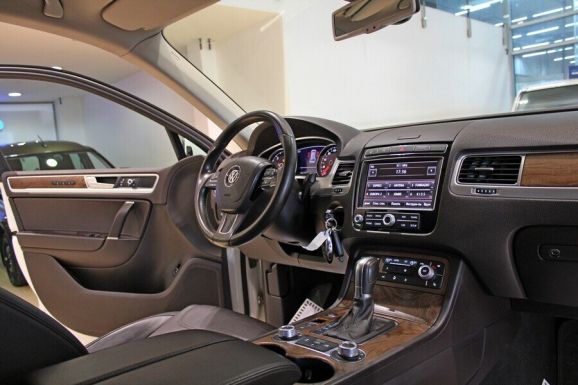 Volkswagen Touareg, 3.0 л, АТ, 2016 фото 7