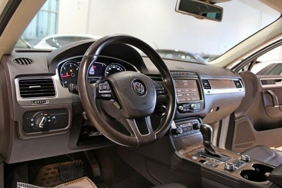 Volkswagen Touareg, 3.0 л, АТ, 2016 фото 12