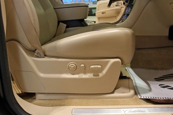 Cadillac Escalade, 6.2 л, АТ, 2010 фото 9