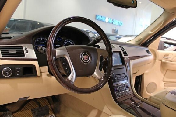 Cadillac Escalade, 6.2 л, АТ, 2010 фото 13