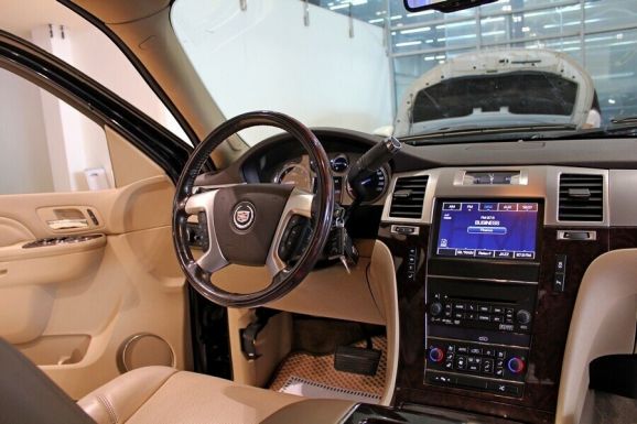 Cadillac Escalade, 6.2 л, АТ, 2011 фото 7
