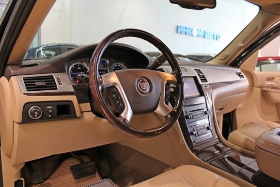 Cadillac Escalade, 6.2 л, АТ, 2011 фото 12