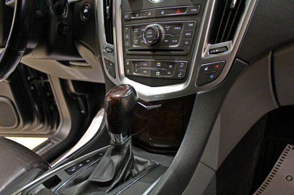 Cadillac SRX, 3.0 л, АТ, 2010 фото 1