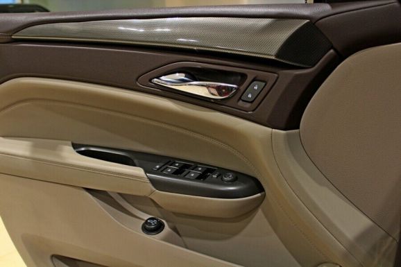 Cadillac SRX, 3.0 л, АТ, 2011 фото 1