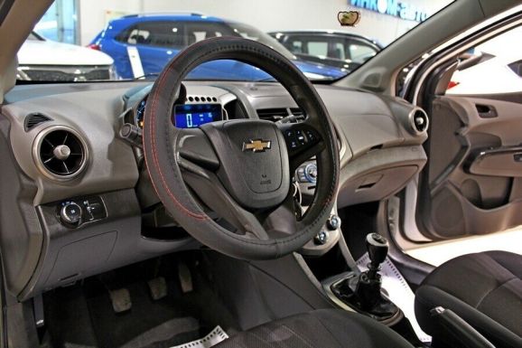 Chevrolet Aveo, 1.6 л, МТ, 2014 фото 1