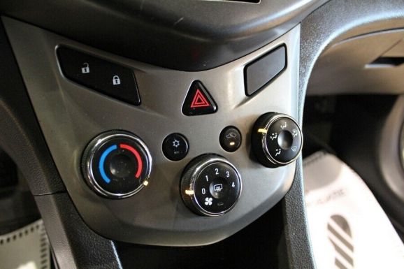 Chevrolet Aveo, 1.6 л, МТ, 2015 фото 1