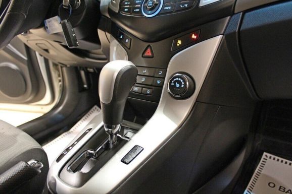 Chevrolet Cruze, 1.6 л, АТ, 2013 фото 9