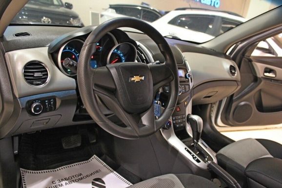 Chevrolet Cruze, 1.6 л, АТ, 2013 фото 2