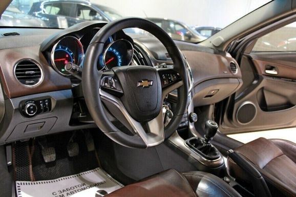 Chevrolet Cruze, 1.8 л, МТ, 2013 фото 2