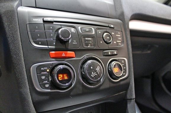 Citroen C4, 1.6 л, МТ, 2012 фото 1