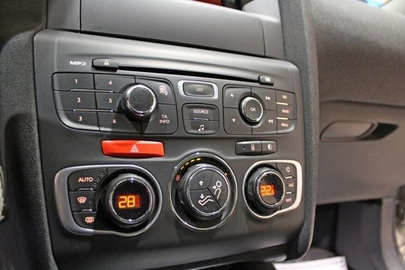 Citroen C4, 1.6 л, МТ, 2011 фото 1