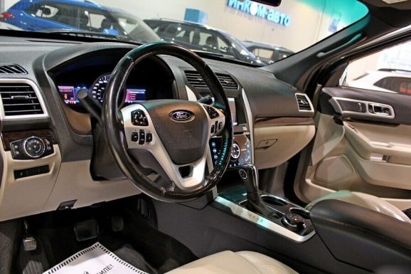 Ford Explorer, 3.5 л, АТ, 2014 фото 13
