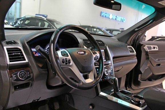 Ford Explorer, 3.5 л, АТ, 2013 фото 12