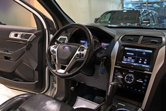 Ford Explorer, 3.5 л, АТ, 2013 фото 7