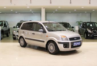 Ford Fusion, 1.6 л, МКПП, 2010 фото 4