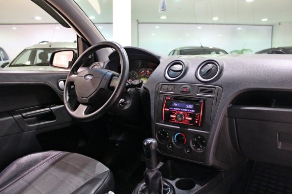 Ford Fusion, 1.6 л, МТ, 2010 фото 7