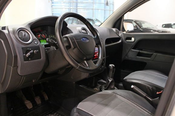 Ford Fusion, 1.6 л, МТ, 2010 фото 1