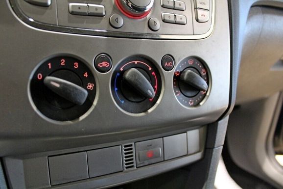 Ford Focus, 1.8 л, МТ, 2010 фото 1