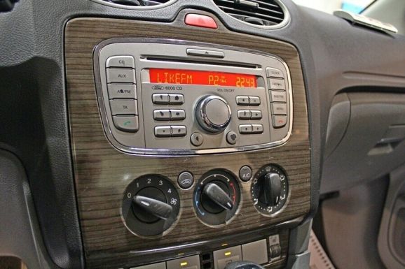 Ford Focus, 1.6 л, АТ, 2011 фото 1