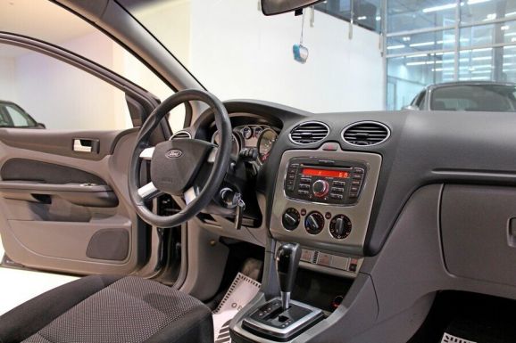 Ford Focus, 1.6 л, АТ, 2010 фото 7