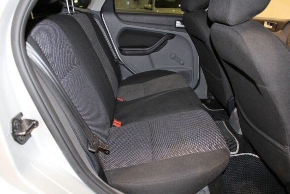 Ford Focus, 1.6 л, МТ, 2010 фото 8