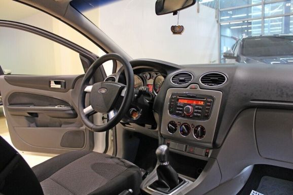 Ford Focus, 1.6 л, МТ, 2011 фото 7